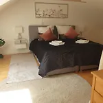 Purpur Haus Fuer Dich Alleine! * Solingen