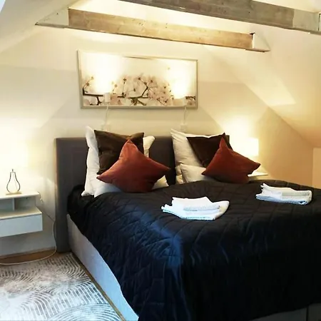 Purpur Haus Fuer Dich Alleine! Solingen