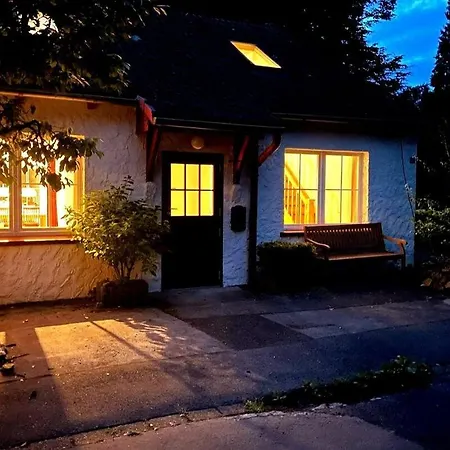 Semesterbostad Purpur Haus Fuer Dich Alleine!