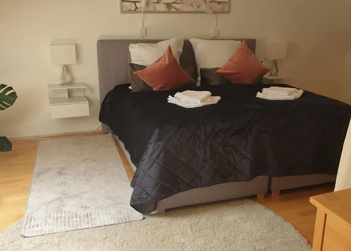 Purpur Haus Fuer Dich Alleine! * Solingen